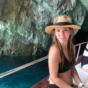 Meet your Posher, Jeanine